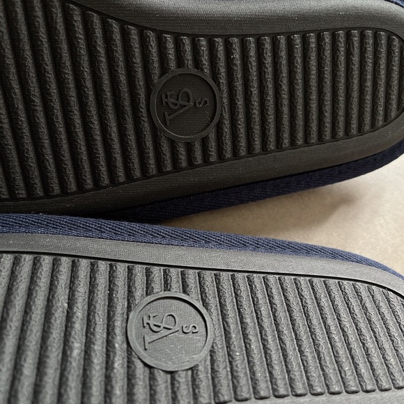 Victoria’s Secret winter slide - Picture 3 of 6